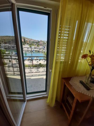 Apartmani Marta Marina Zewnętrze zdjęcie