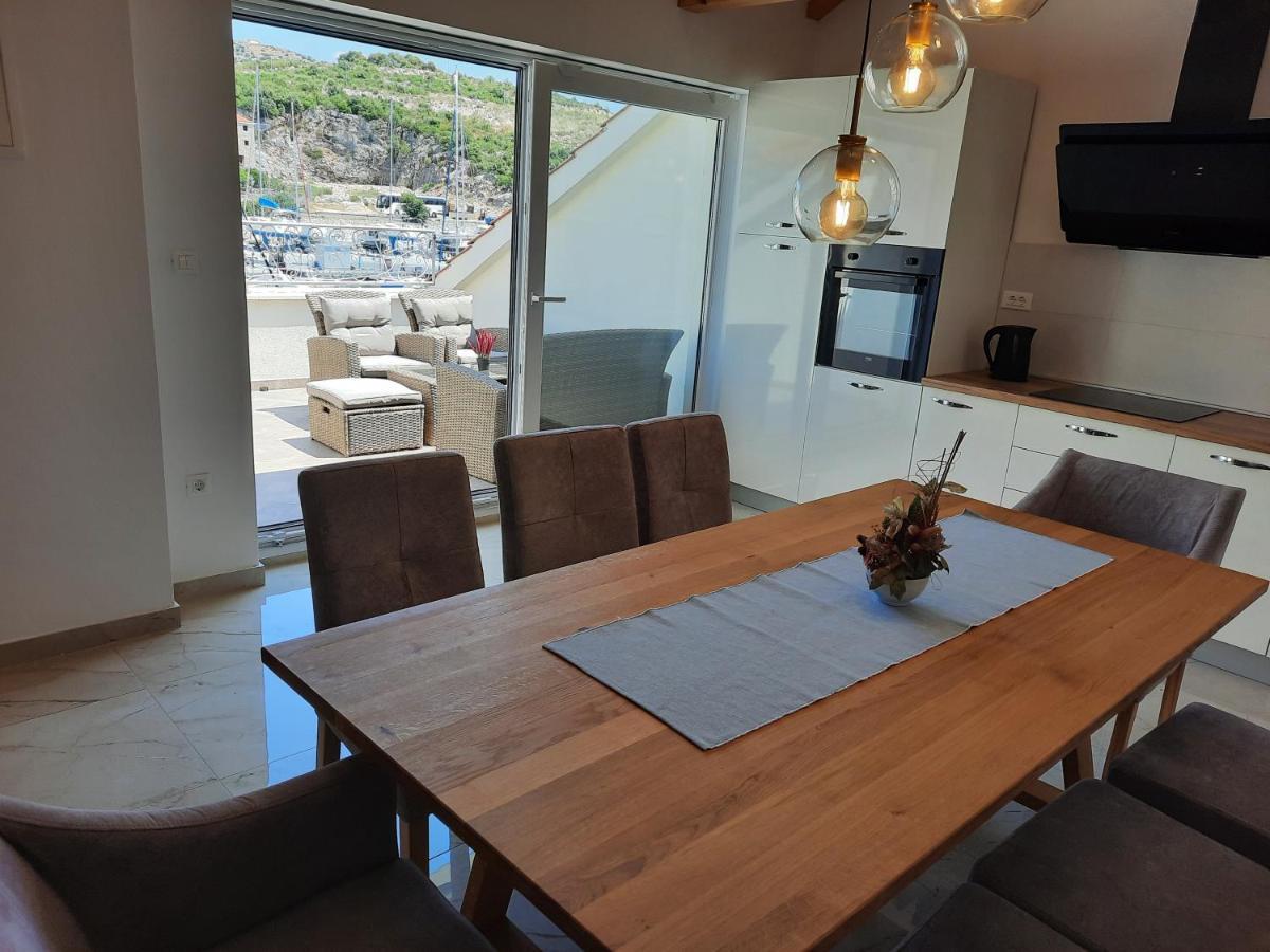 Apartmani Marta Marina Zewnętrze zdjęcie